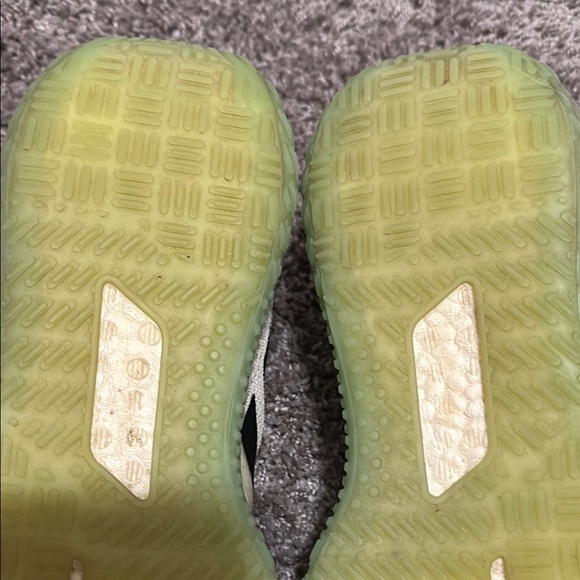 Adidas BOOST Women’s White/Black w/Green Soles Sneakers Lifting Exercise Sz 8.5 - Picture 8 of 11